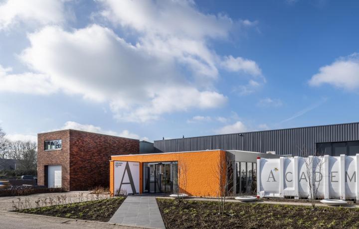 Van den Bosch Academy