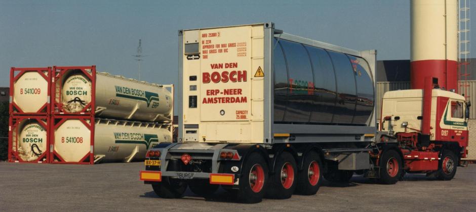 Purchase of the first tank containers
